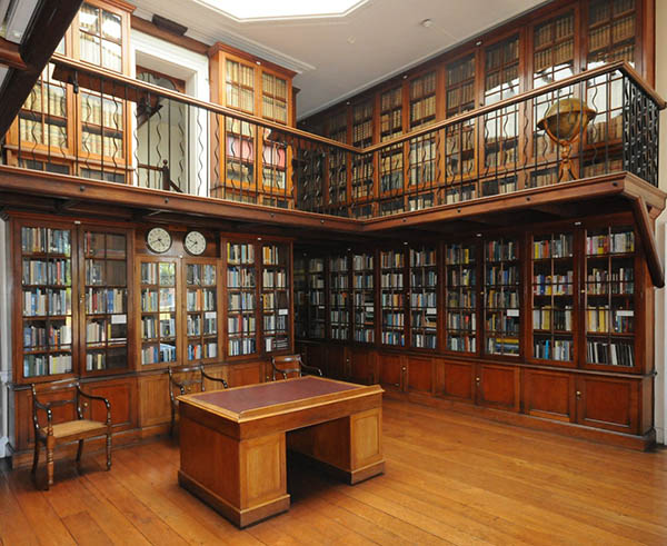 The central room of the library, Main Building. Ph