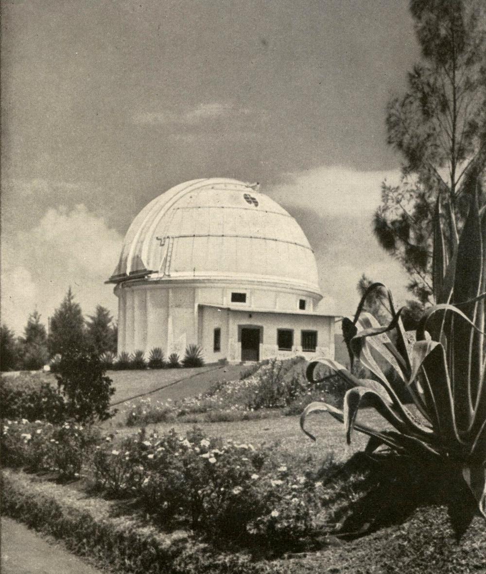 Dome of the Zeiss double 60-cm-Refractor (1926), B