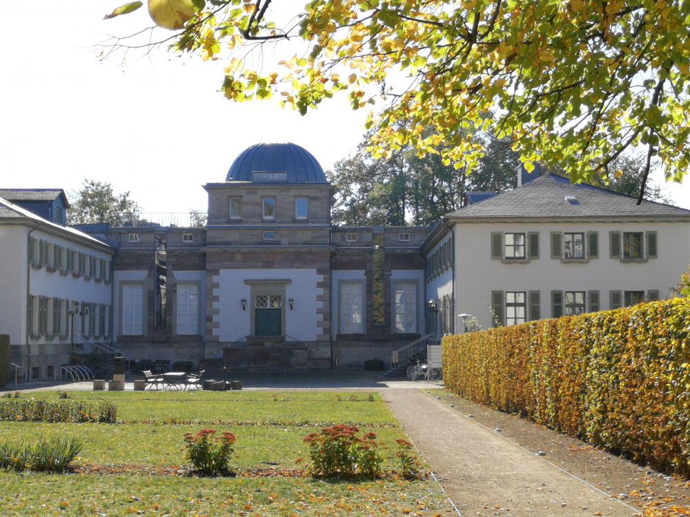 Entrance of Göttingen Observatory (Photo: Gudrun 