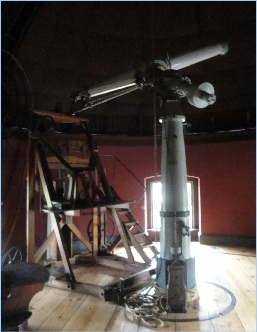 Refractor in the dome of Göttingen Observatory (P