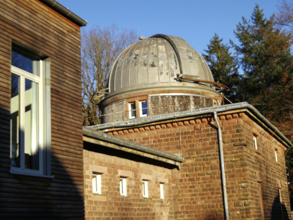East Institute and Cassegrain dome (Photo: Gudrun 