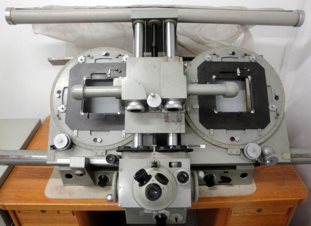 Zeiss Blinkcomparator (Image courtesy: Remeis obse