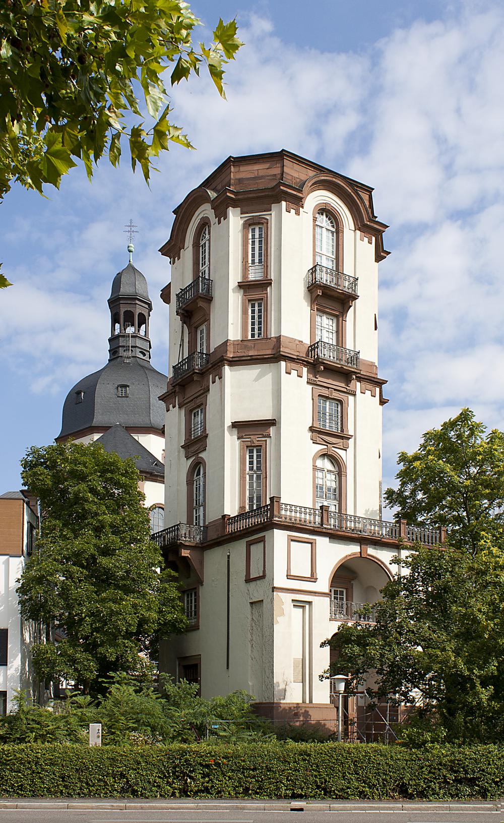Mannheim Observatory (Wikipedia, Rudolf Stricker)
