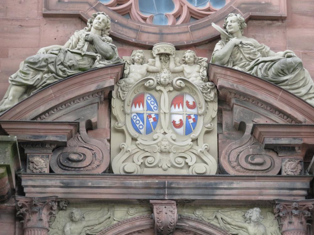 Würzburg Neubaukirche, Portal with coat of arms o