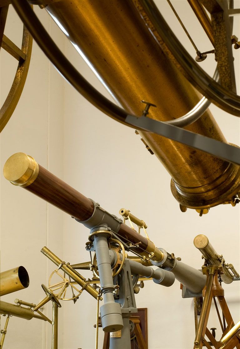 Scientific instruments of Coimbra University Obser