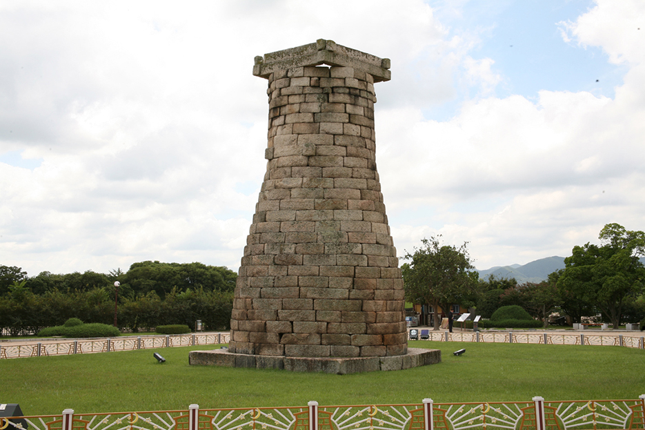 Cheomseongdae Observatory (7th century AD), (Natio