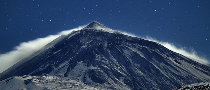 Moonlight on the gusty summit of Mount Teide. Juan Carlos Casado/Starryearth.com